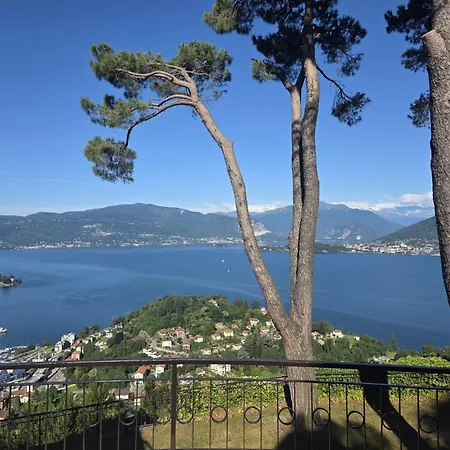 With Magnificent Views Of Maggiore Villa Laveno-Mombello